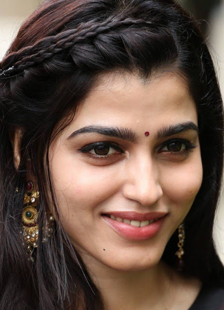Actress Sai Dhanshika Closeup Smiling Photos 39